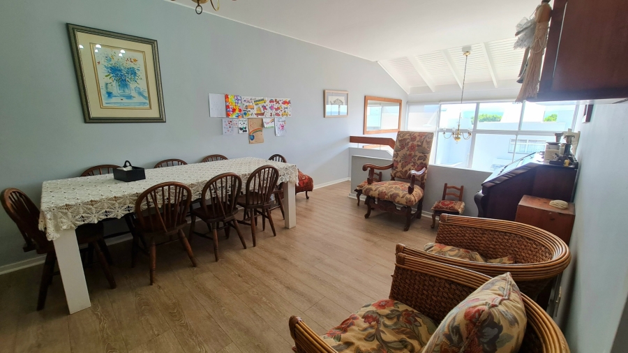 4 Bedroom Property for Sale in Lookout Beach Western Cape